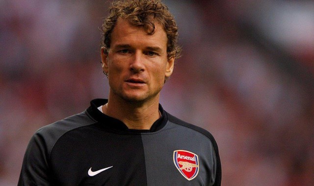 app下载-阿森纳不败赛季这套首发 英超历史能排第几？