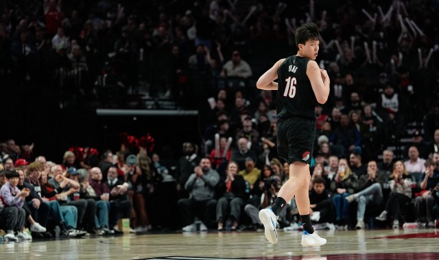 kaiyun 官网-【菜鸟】杨瀚森6分4板1帽+损失2000刀 克尼佩尔失准13分&amp;三分6中1