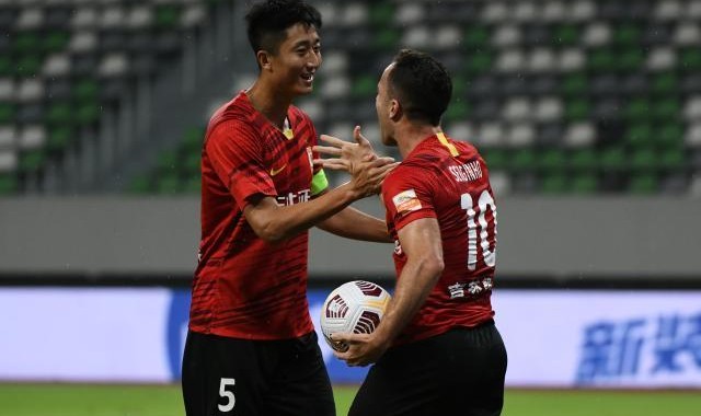 app下载-2年后再战大连亚泰成功复仇 超级升班马有何魔力？