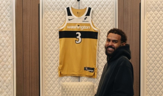 体育视频直播-特雷·杨社媒自宣更换球衣号码！从11号换为3号！