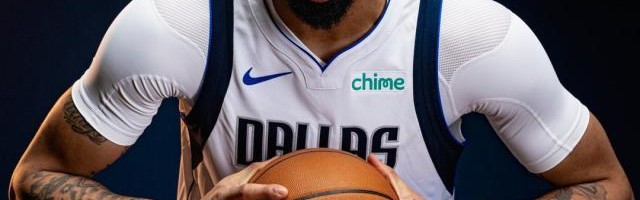 网页版登录入口-顺利康复！浓眉眼睛手术后首次进行5v5对抗训练