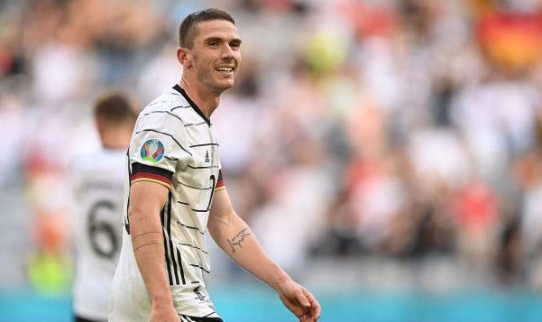 开云体育-60分钟变身“戈神斯”！勒夫赌对了这件真蓝黑大杀器