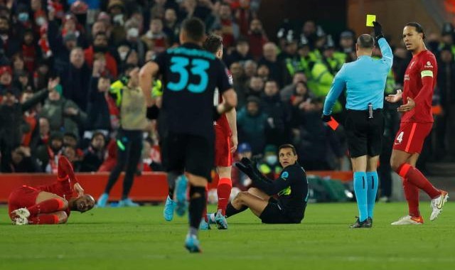 kaiyun 官网-名宿：裁判无视物理定律 罚下桑切斯毁了比赛