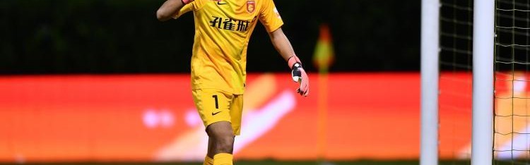 另类转型！前中超门将王年将成21岁无球可踢，拍短剧当男主角