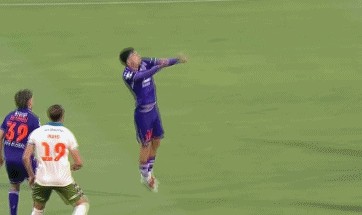 网页版登录入口-半场：珀斯光荣1-1布里斯班狮吼，塔加特破门，克里斯-朗点射